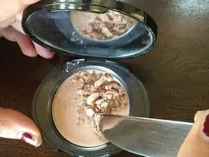 How to Fix Broken Powder Make-up