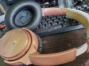 Bose QC25, QC35, & QC45 Teardown