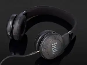 JBL E45BT