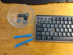 Disassembling Logitech MX Mechanical