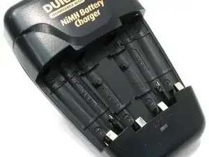 Duracell CEF14N NiMH Battery Charger