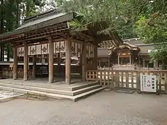 Prayer area (haisho) before the hei-haiden