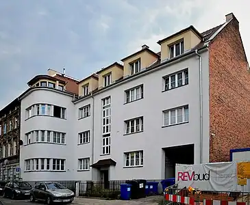 View of the facade from the street