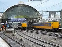 Refurbished sets 4011 and 4012 at Zwolle.