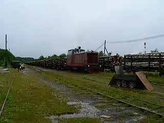 TU7-1915 with freight train