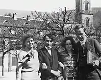 Photo of Hannah with student friends at the university at Heildelberg in 1928