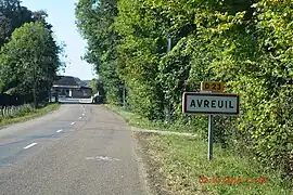 The road into Avreuil