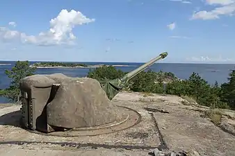 10,5 cm tapjäs m/50 at northern Arholma, Sweden. This is the last gun of its type left