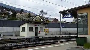 Shelter on platform