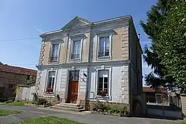 The town hall of Cierges