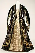 Court robe, Russian, ca. 1900. Metropolitan Museum of Art.