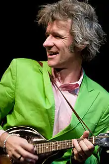 Dan Zanes plays mandolin on stage in 2007.