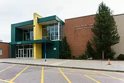 This school features a geometric, technological, futurist, archeology design,