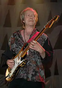 Bell performing on the day of the unveiling of the statue for former bandmate Phil Lynott, 2005