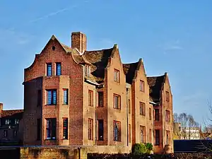 The Fisher Building viewed from Queens' Green