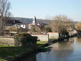 The commune seen from the bridge