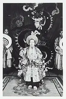 Hoàng Thị Cúc as Empress Dowager Từ Cung, wife of Khải Định and the last Empress Dowager of Vietnam