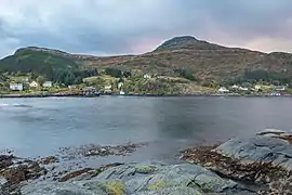 Husevåg and Mt. Rønelden (321m)