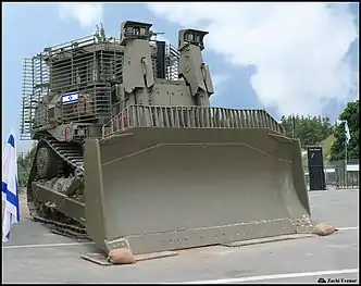 IDF D9T (4th generation armor) on display at the Ground Command (Army) Yom Ha'atzmaut exhibition, 2014. (front-right view)