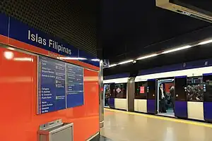 Platforms at Islas Filipinas station