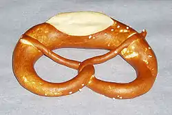 Laugenbrezel, observe the cut.