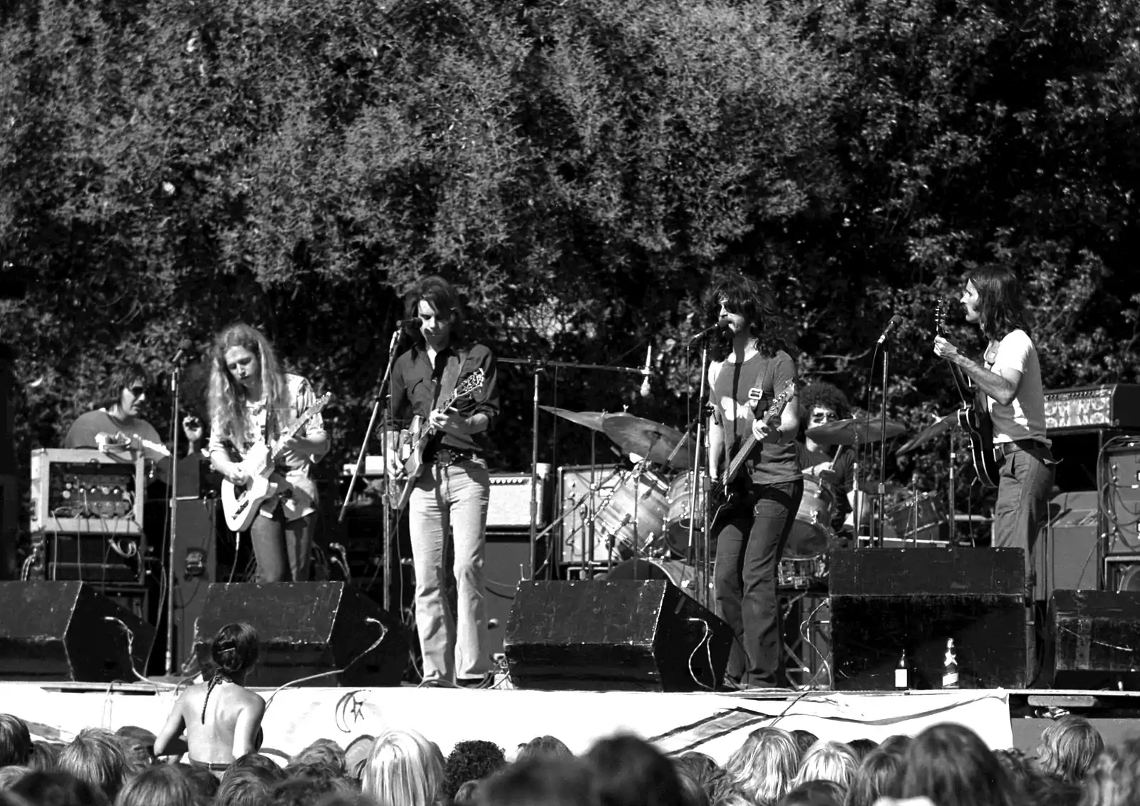 The band Kingfish in 1975. Left to right: Barry Flast, Robbie Hoddinott, Bob Weir, Dave Torbert, Chris Herold, Matt Kelly