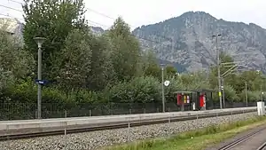 Side platform next to single-track railway line