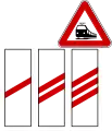 Distance panels for level crossing without barriers