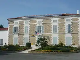 The town hall in Migré