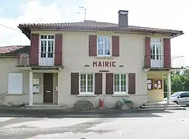 The town hall in Maulichères