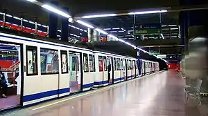 Line 4 platforms at Mar de Cristal