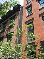 Upper view of overlap of 45 West 12th Street (at left) over 43 West 12th Street (at right), a result of the former building constructed on the Minetta Creek shoreline