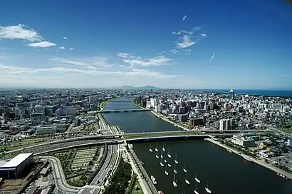 Image 84Shinano River in Niigata City (from Geography of Japan)