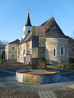 The Europe Well and the parish church in Oberwaltersdorf