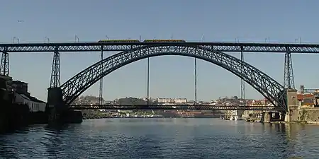 Dom Luís I Bridge (1886).