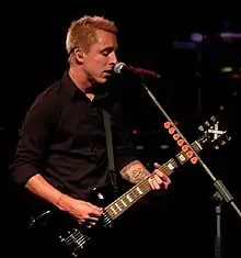 Key performing with Yellowcard in 2006