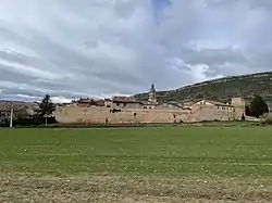 View of Salinillas de Buradón, with its medieval walls visible