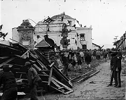 Picture showing earthquake damage.