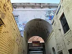 The arch as seen from below(2015)