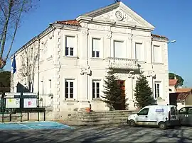 The town hall in Sémalens