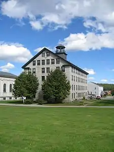 Great Stone Dwelling is where the museum, exhibition space, rooms for overnight stays, and the gift shop is located.