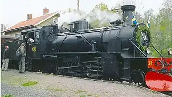 SRJ 28 Stortysken at Lenna Station (in Länna) in June 2005. This is the last of a series of three of the biggest steam locomotives ever built for 891 mm rail gauge.