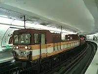 Work train at Vavin before the installation of platform screen doors