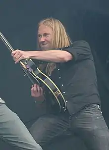 Tofthagen performing live with Audrey Horne in 2013