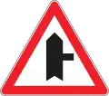 Side road to the right