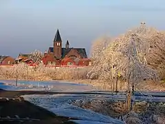 Vijver met kerk