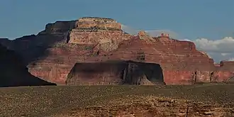 Wotans Throne (left) and Angels Gate from west on Tonto Trail