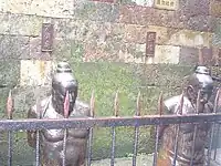 Statues of Moqi Xie (万俟卨) and Zhang Jun (張俊) at the Yue Fei Temple, Hangzhou