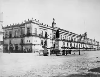 Photo of the National Palace between 1880 and 1900