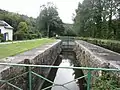 Canal de Nantes à Brest : l'écluse n°189 (Stang ar Vran) et le GR 37 (chemin de halage).